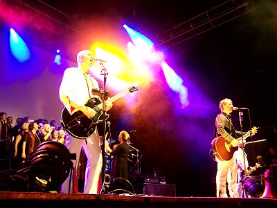 Stu and Martin with the choir in the background