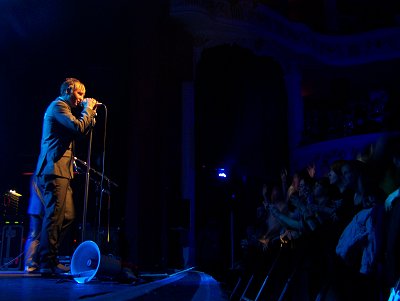 Martin in front of the crowd